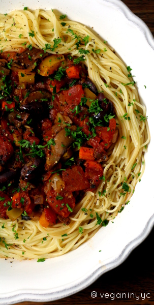 rainbow-sauce-on-spaghetti